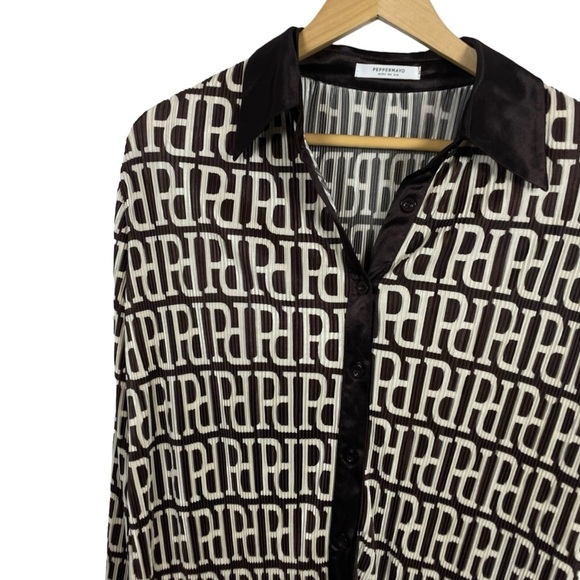 NWOT Peppermayo Change of Pace Logo Mania Blouse in Brown/White Size 2 - Picture 9 of 16